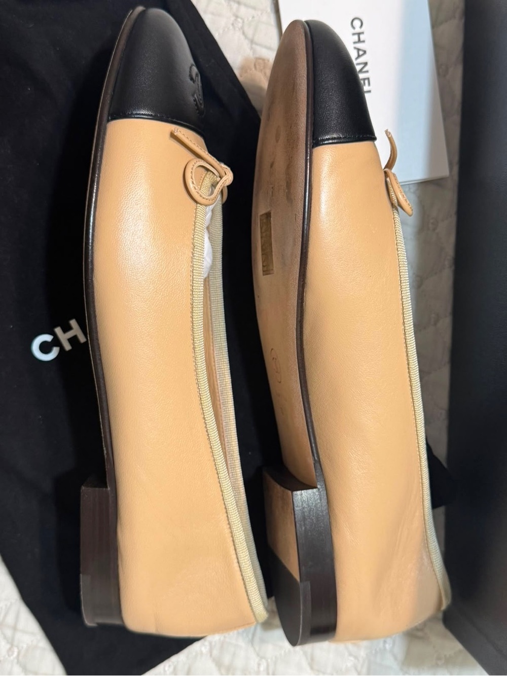 CHANEL Two-Tone Beige and Black Leather Cap-Toe Ballet Flats - Picture 8 of 8